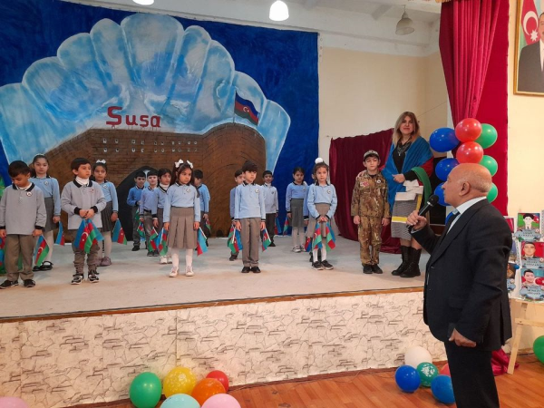 236 saylı məktəbdə möhtəşəm Zəfər Günü tədbiri keçirilib